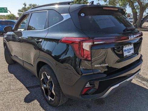 Used 2024 Kia Seltos EX FWD image 4