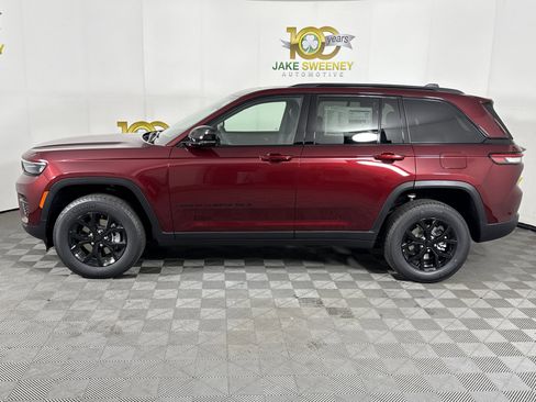 New 2025 Jeep Grand Cherokee Altitude w/ Trailer Tow Package image 5