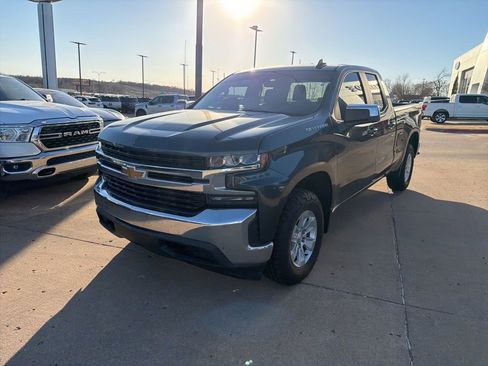 Used 2020 Chevrolet Silverado 1500 LT w/ Trailering Package image 3