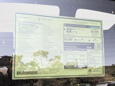 New 2025 Chrysler Pacifica Select image 18