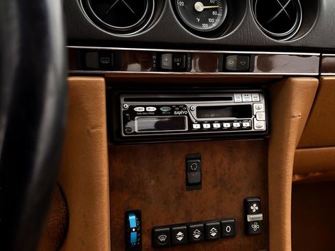 Used 1987 Mercedes-Benz 560 SL image 9