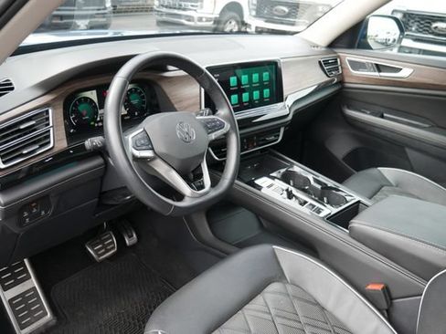 Used 2025 Volkswagen Atlas SEL Premium R-Line AWD/4WD image 17