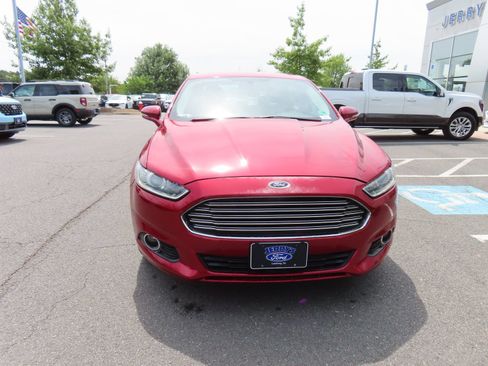 Used 2014 Ford Fusion SE w/ Equipment Group 202A FWD image 2