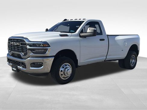 Used 2026 RAM 3500 Big Horn AWD/4WD image 2