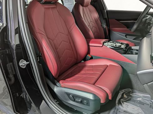 Used 2025 BMW 530i xDrive w/ Premium Package image 26