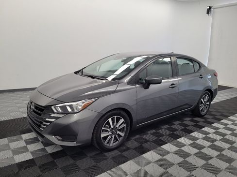Used 2024 Nissan Versa SV FWD image 2