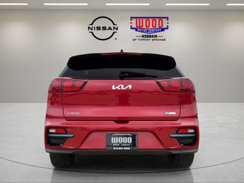 Used 2022 Kia Niro EX w/ Cold Weather Package FWD image 3