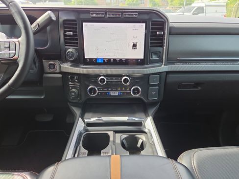 Used 2024 Ford F250 Platinum image 23