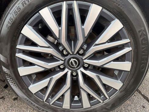 Used 2025 Nissan Altima 2.5 SV FWD image 47