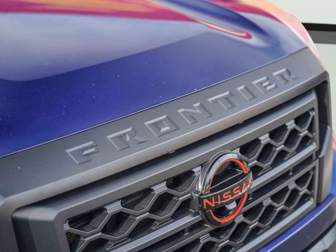 Used 2023 Nissan Frontier Pro-X w/ Pro-X Premium Package image 3