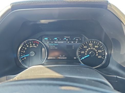 Used 2016 Ford F150 Lariat w/ Equipment Group 502A Luxury AWD/4WD image 16