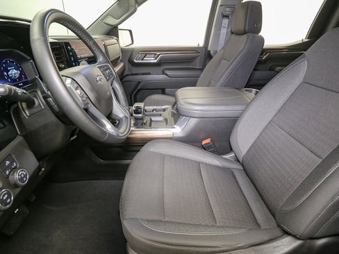 Used 2024 Chevrolet Silverado 1500 RST AWD/4WD image 40