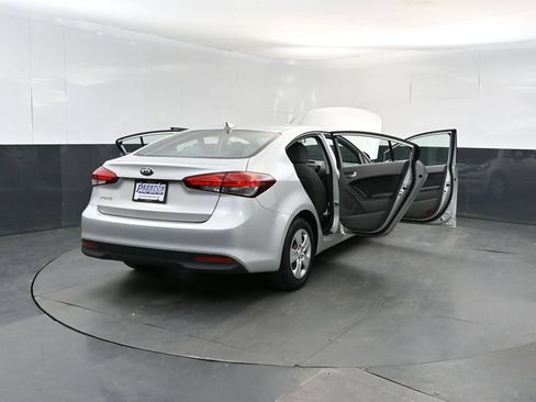 Used 2017 Kia Forte LX FWD image 29