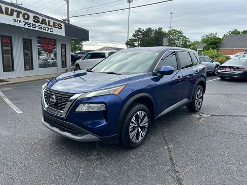 Used 2023 Nissan Rogue SV AWD/4WD image 2