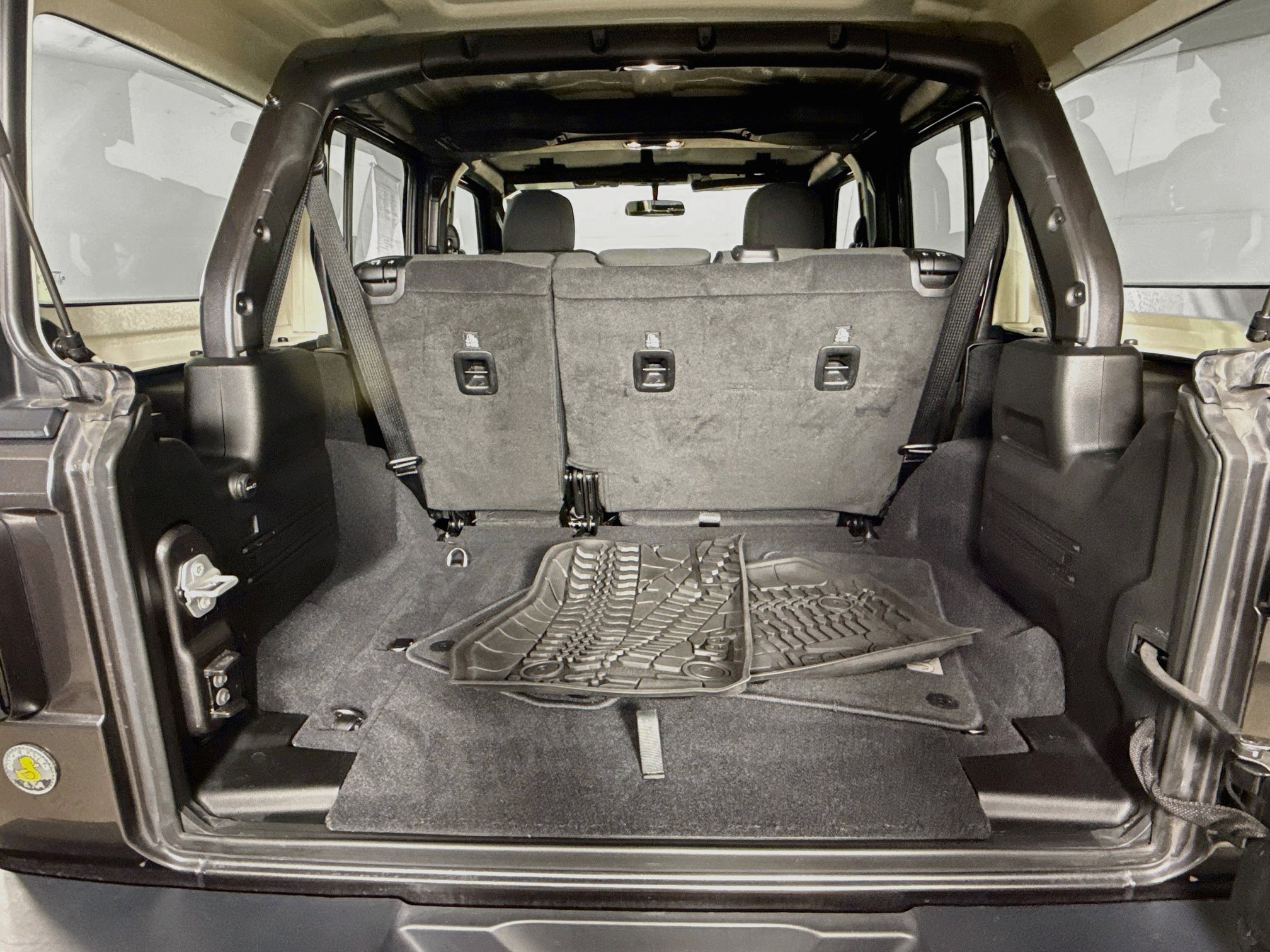 Used 2019 Jeep Wrangler Unlimited Sahara AWD/4WD image 31