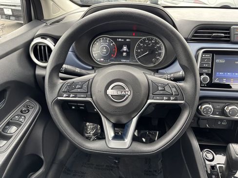 Used 2023 Nissan Versa SV image 14