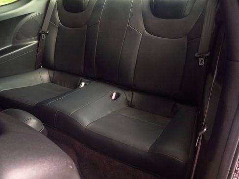 Used 2011 Hyundai Genesis 3.8 RWD image 12