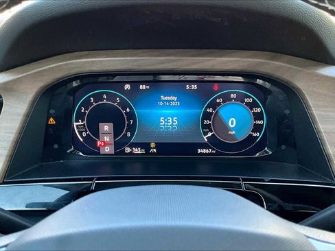 Certified 2024 Volkswagen Atlas SE image 50