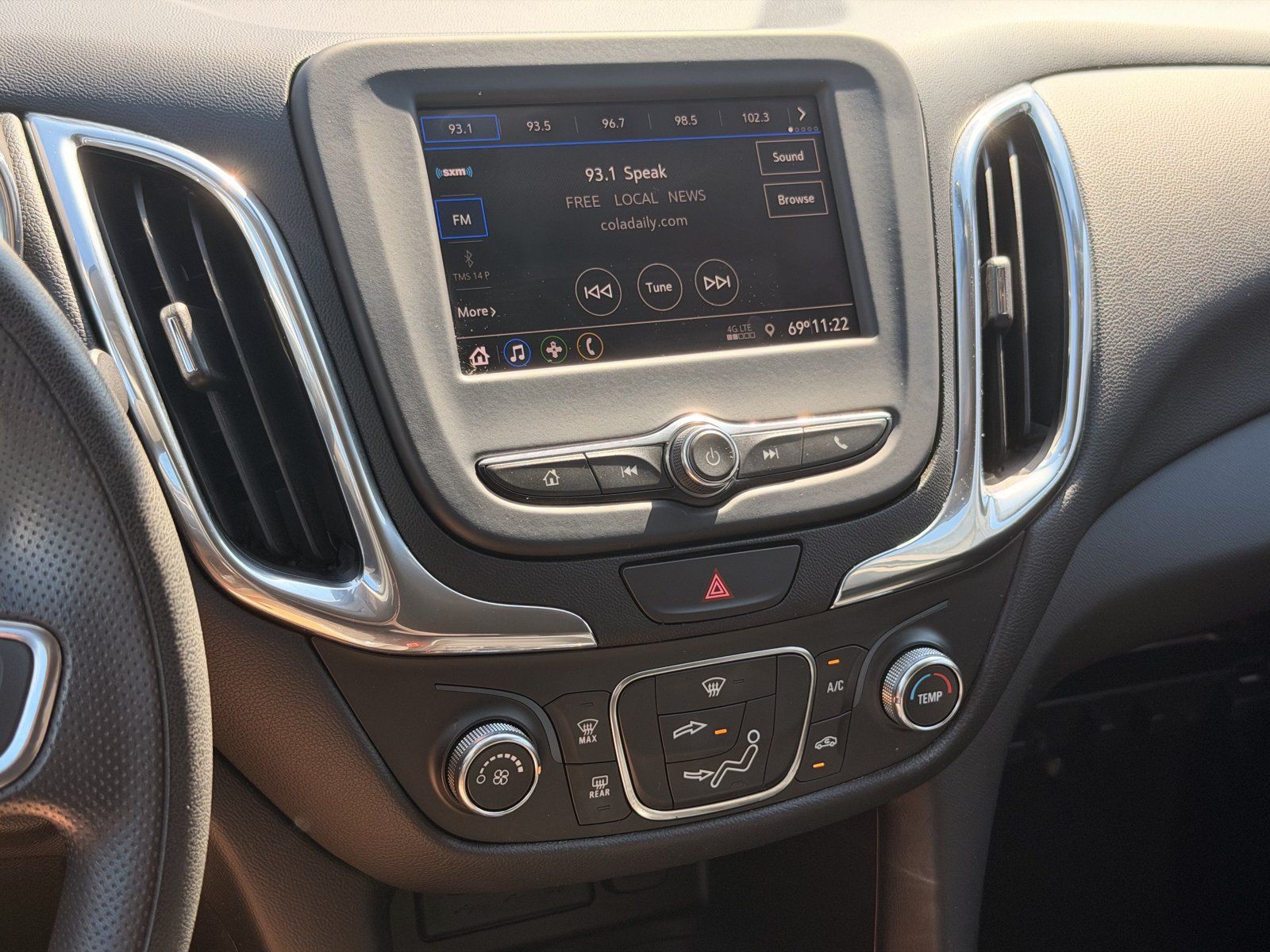 Used 2020 Chevrolet Equinox LT FWD image 23