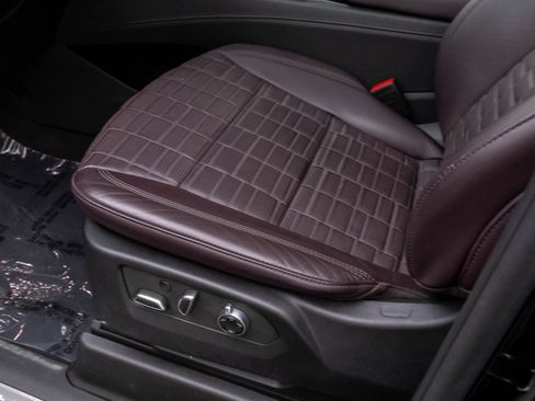 Certified 2024 Cadillac Escalade Premium Luxury Platinum w/ LPO, Floor Liner Package AWD/4WD image 17