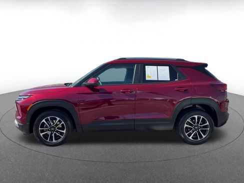 Used 2025 Chevrolet TrailBlazer LT FWD image 9