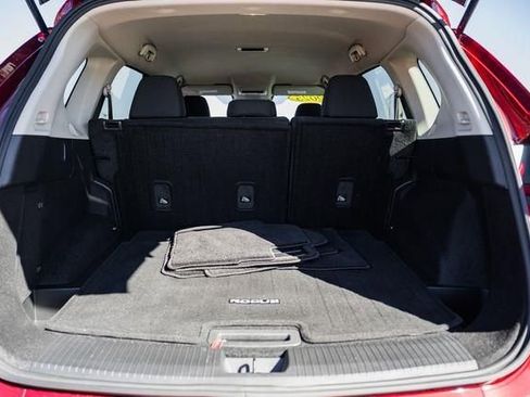 Used 2025 Nissan Rogue S image 11