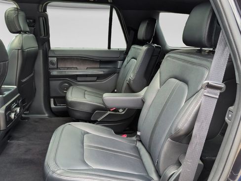 Used 2019 Ford Expedition Limited w/ Equipment Group 301A AWD/4WD image 31