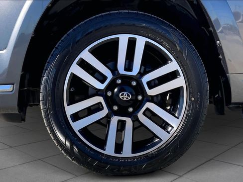 Used 2016 Toyota 4Runner Limited image 10