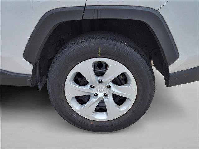 Used 2024 Toyota RAV4 LE FWD image 9