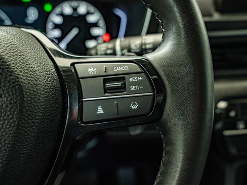 Used 2025 Honda Pilot EX-L image 19