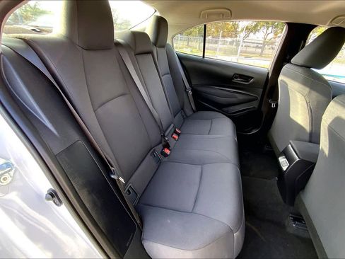 Used 2025 Toyota Corolla LE image 18