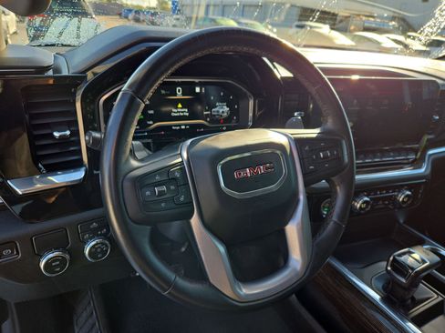 Used 2022 GMC Sierra 1500 Elevation image 17