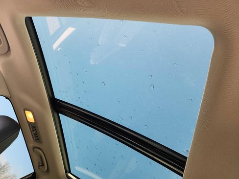 Used 2022 Subaru Ascent Limited w/ Technology Package image 14