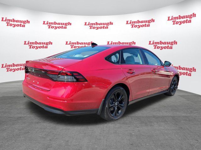 Used 2025 Honda Accord SE image 26