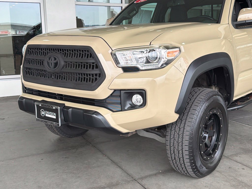 Certified 2016 Toyota Tacoma TRD Off-Road w/ Towing Package AWD/4WD image 3