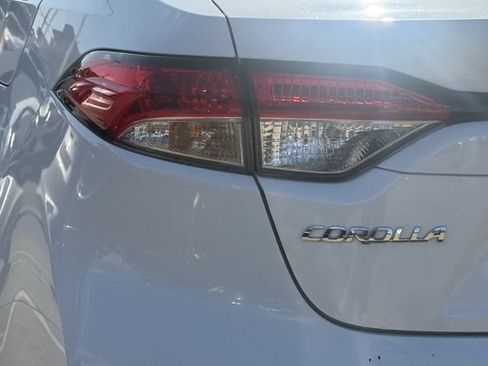 Used 2025 Toyota Corolla LE FWD image 6
