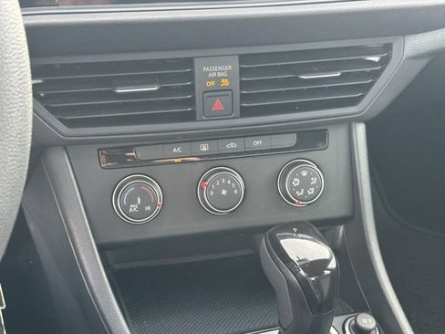 Used 2022 Volkswagen Jetta S image 10