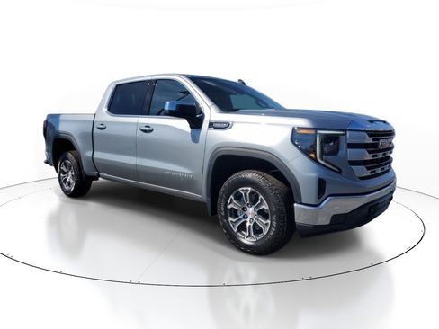 New 2026 GMC Sierra 1500 SLE image 2