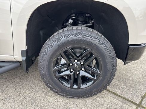 New 2026 Chevrolet Silverado 1500 Custom Trail Boss w/ Dark Appearance Package image 15