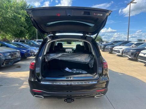 New 2026 Mercedes-Benz GLS 580 4MATIC image 11