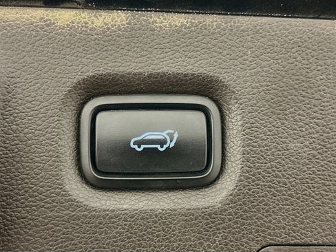 Used 2019 Hyundai Santa Fe SEL AWD/4WD image 30