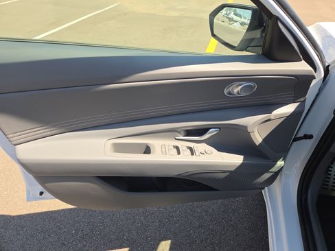 New 2026 Hyundai Elantra SEL Sport FWD image 5