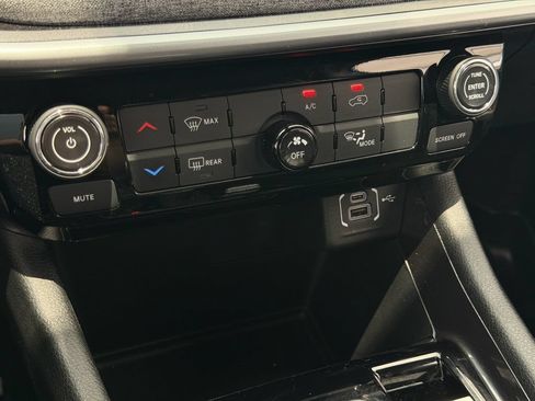 Used 2025 Jeep Compass Sport w/ Mopar Graphics Package AWD/4WD image 19