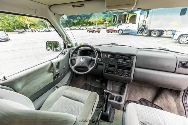 Used 2002 Volkswagen Eurovan MV FWD image 46