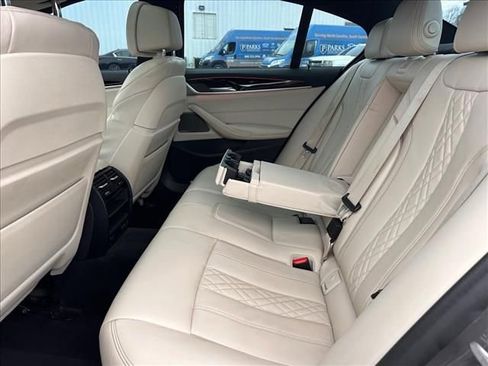 Used 2021 BMW M550i xDrive w/ Premium Package image 20