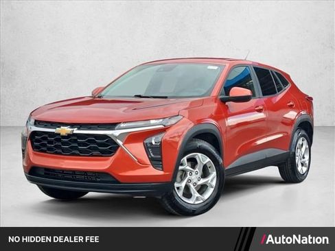 Used 2024 Chevrolet Trax LS w/ LS Convenience Package FWD image 1