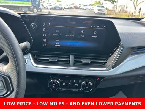 Used 2025 Chevrolet Trax LT image 23
