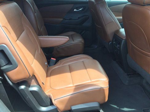 Used 2018 Chevrolet Traverse High Country AWD/4WD image 28