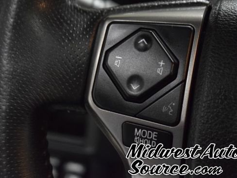 Used 2017 Toyota Tacoma Limited w/ Tow Package AWD/4WD image 17