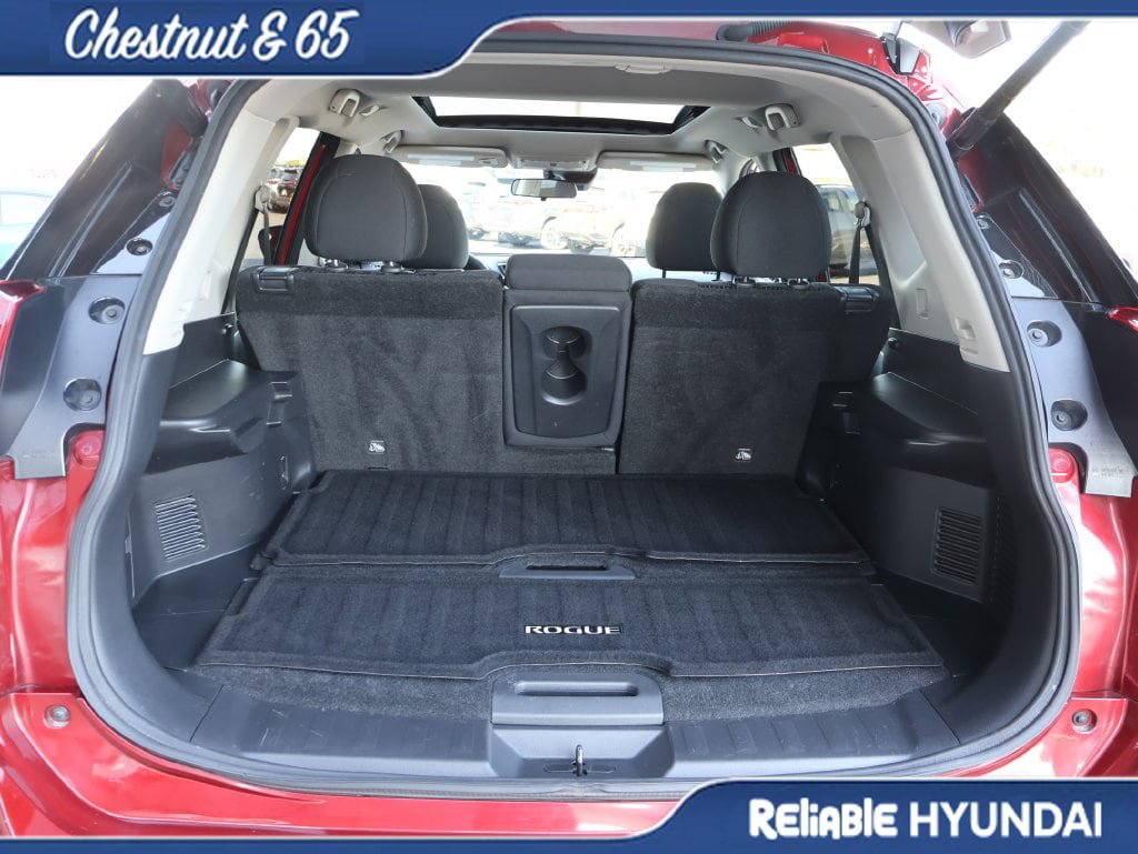 Used 2019 Nissan Rogue SV w/ Sun & Sound Touring Package AWD/4WD image 14